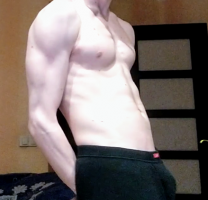 Молодой горячий парень ищет девушку – Фото 1