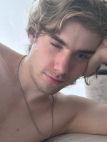 Хочу найти девушку пострашнее, не против стать любовником  – Фото 1