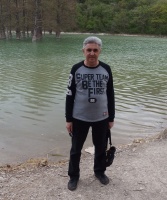 Ищу подругу для встреч. Можно несвободную. Можно днем. Люблю целоваться, обниматься и прочее.  – Фото 1